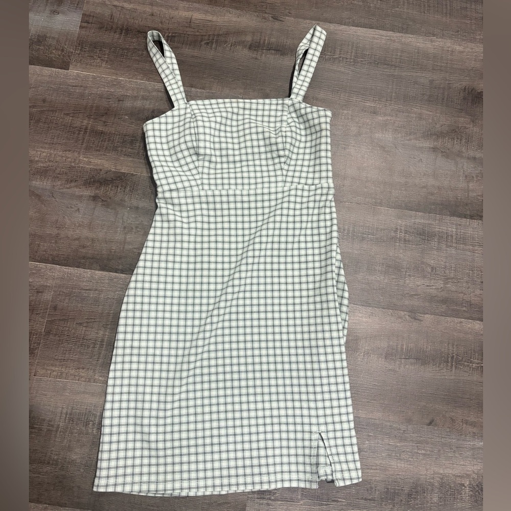XS Hollister Pastel Green and White Plaid Dress! Like New!